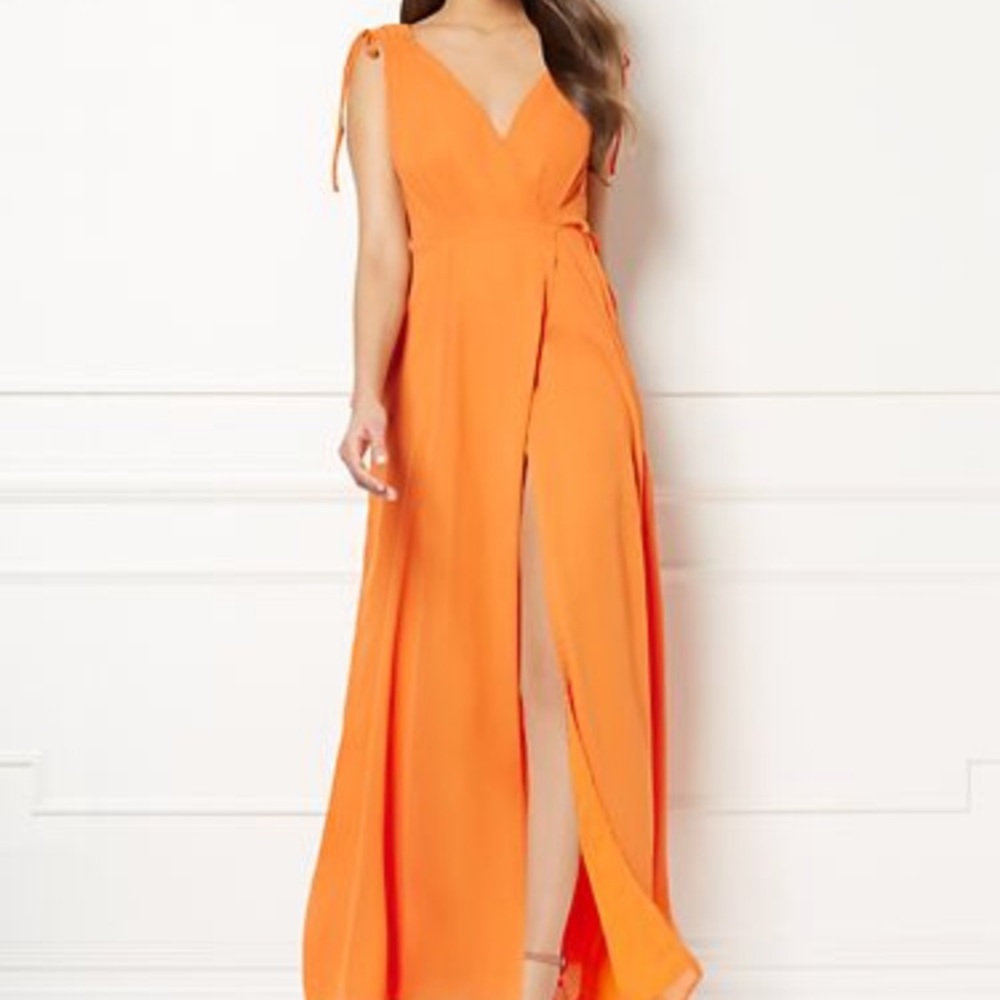🏆HP🏆Front slit Maxi Dress